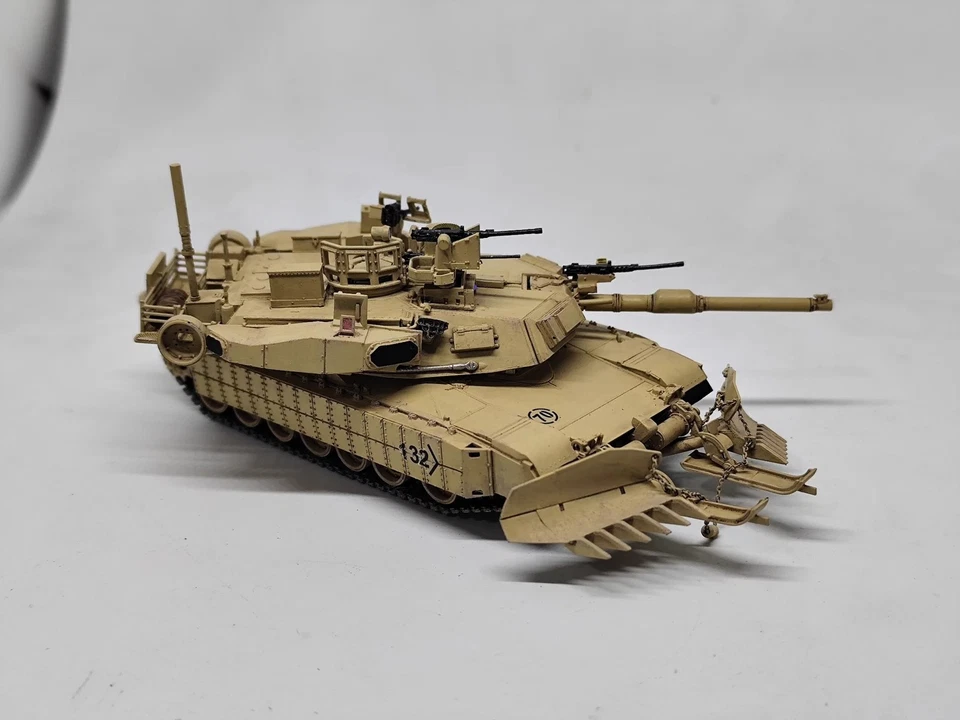 1/72 US M1 Abrams modified main station tank model - Image 2 of 4