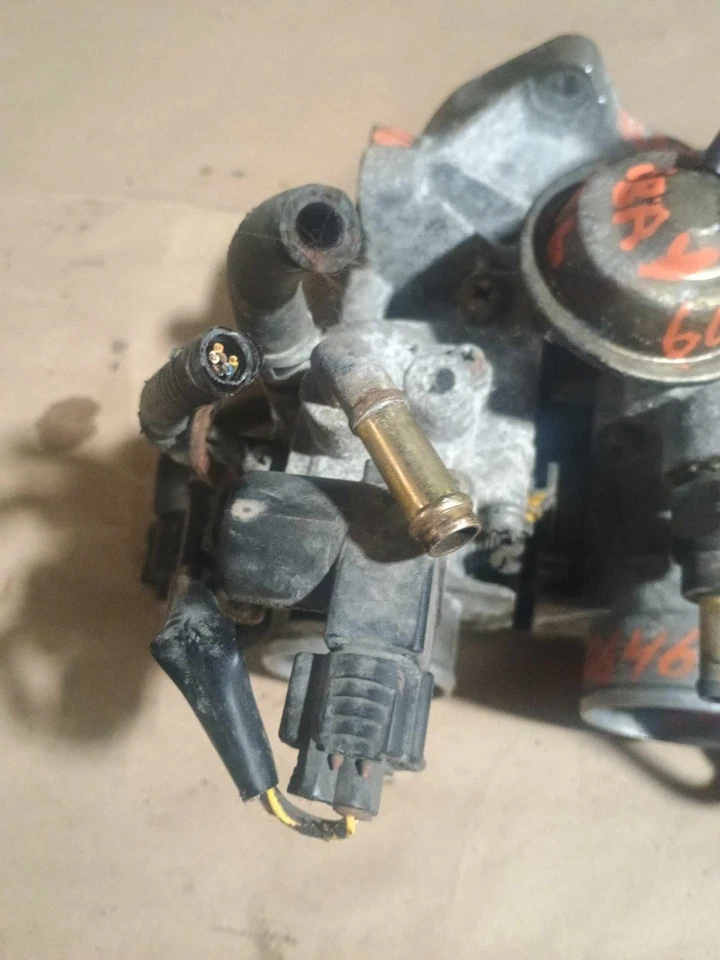 Conjunto de válvula de cuerpo de acelerador Lexus RX300 1999-2003 OEM Foto 3 de 4