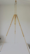 alte große Staffelei Holzstativ Stativ Standstaffelei aus Holz klappbar