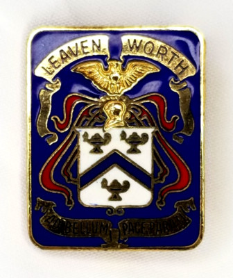 Army Command Team Fort Leavenworth Enamel Pin Brooch Medal Ad Bellum Pace Parati