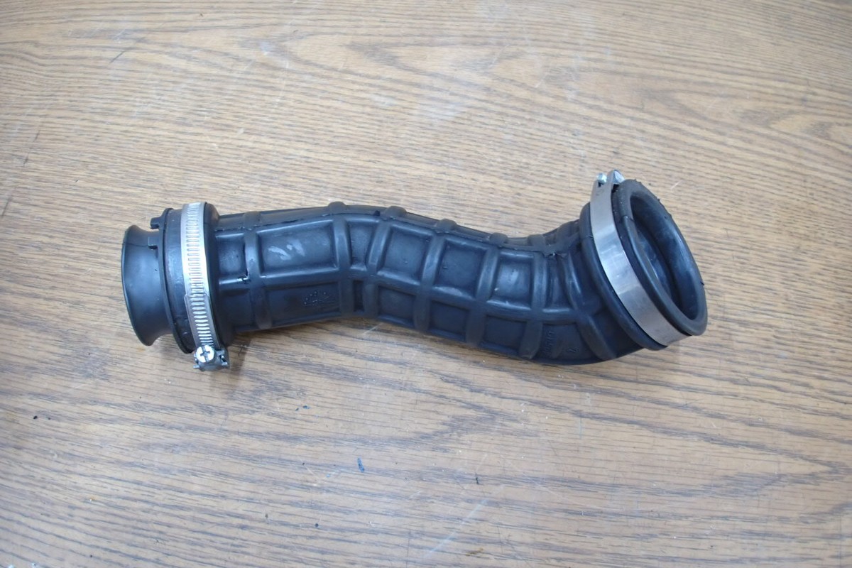 2009 VESPA PIAGGIO MP3 THREE WHEELER 400IE INTAKE SUCTION SLEEVE