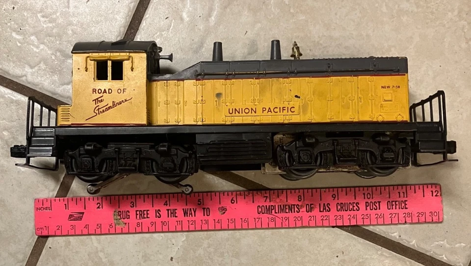 From estate-Lionel, O Gauge, Union Pacific Deisel Switcher "NEW 7-58" - Image 2 of 4