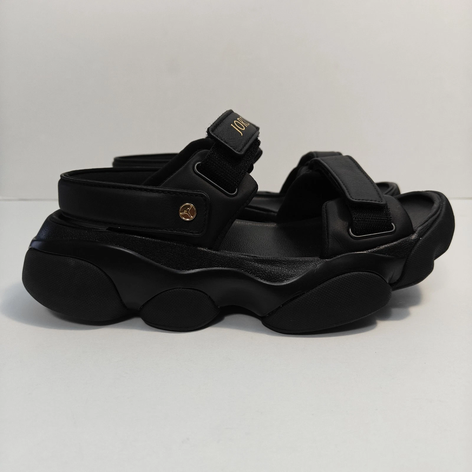 NIKE Air Jordan taglia 10 sandalo donna deja nero oro metallizzato FN5036 001