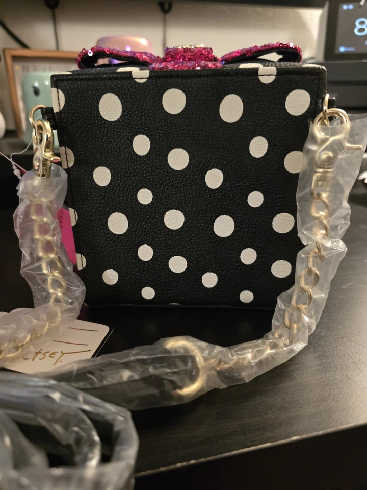 全新带标签 Betsey Johnson KITSCH That’s A WRAP 礼品盒亮片斜挎包钱包 — 第 4/4 张图片