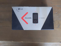 Unused boxed Lg Chocolate KG800 mobole phone in lilac