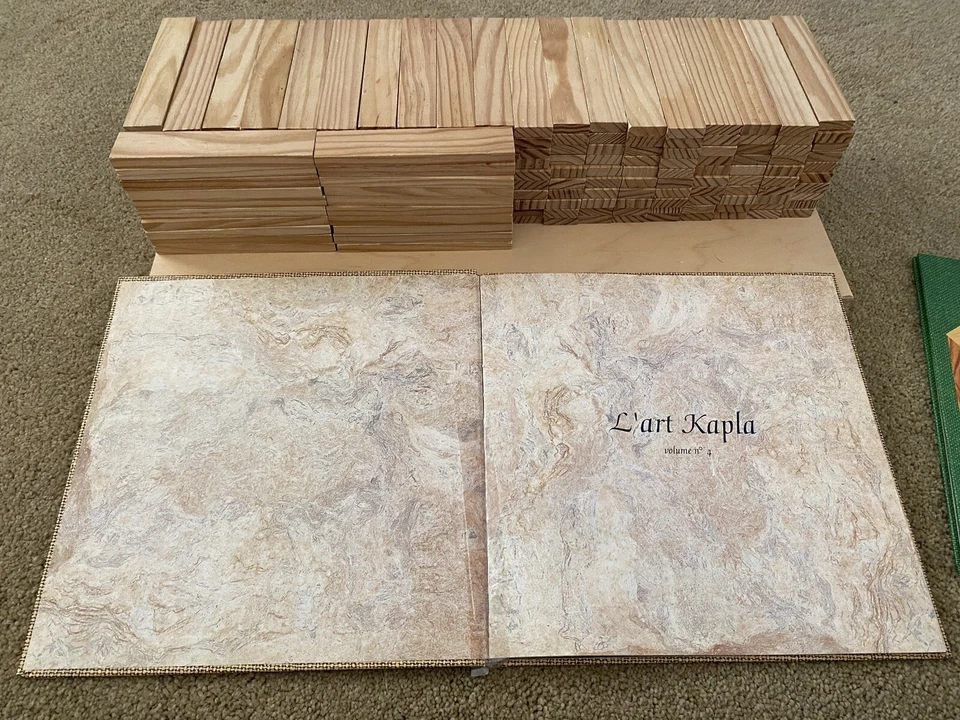 Over 200 Kapla Wood Blocks and 2 Kapla L’Art Design Books, Vintage Toy - Image 3 of 4