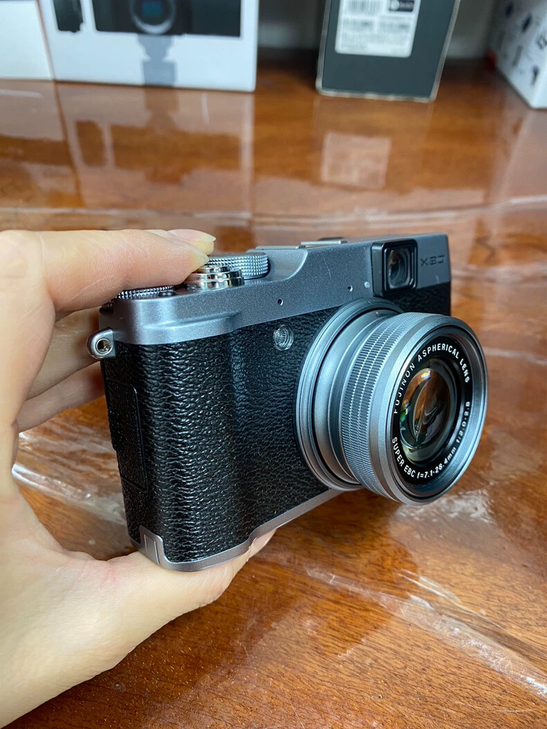 FUJIFILM X20 シルバー Amazon.com : Fujifilm X-T20 Mirrorless Digital Camera, Silver