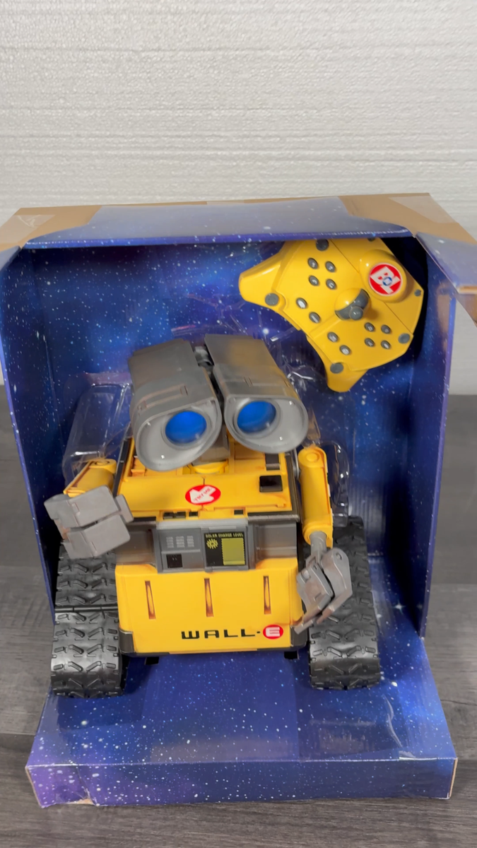 Wall-E Interactive Robot U-Command Thinkway Disney Pixar open box