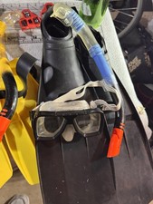 SNORKLING GEAR. YOUTH SIZE FINN 8 LARGE YOUTH, MASK, AND SNORKLE