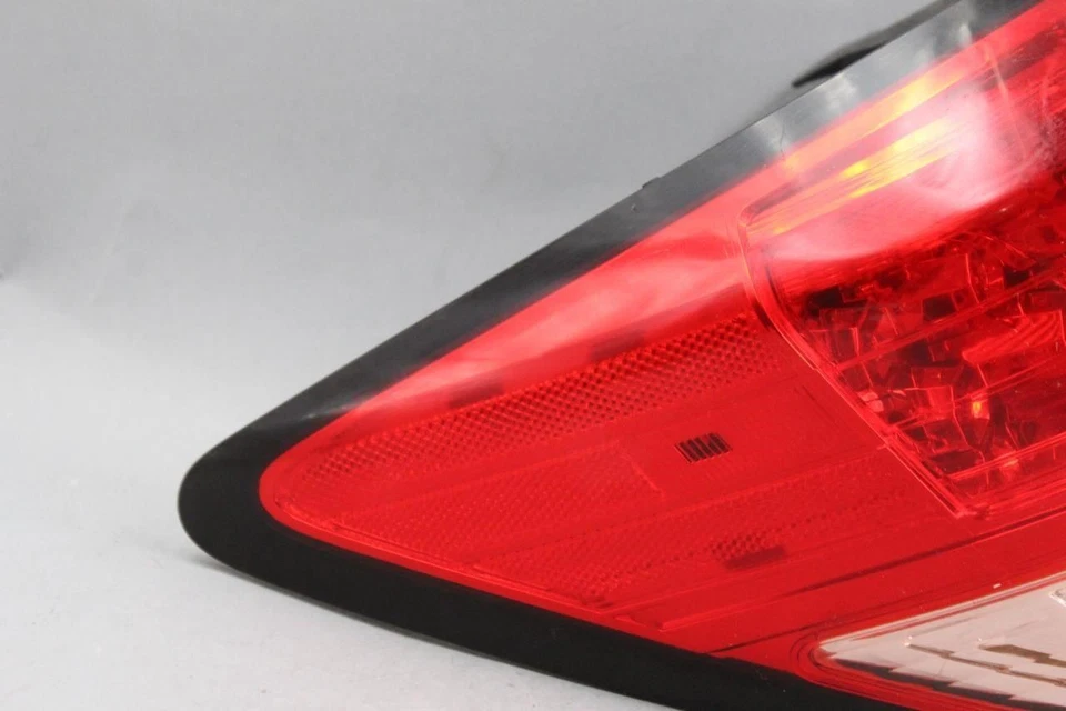 Luz trasera izquierda montada en cuarto para Honda HR-V 2016-2018 OEM #37758 Foto 2 de 4