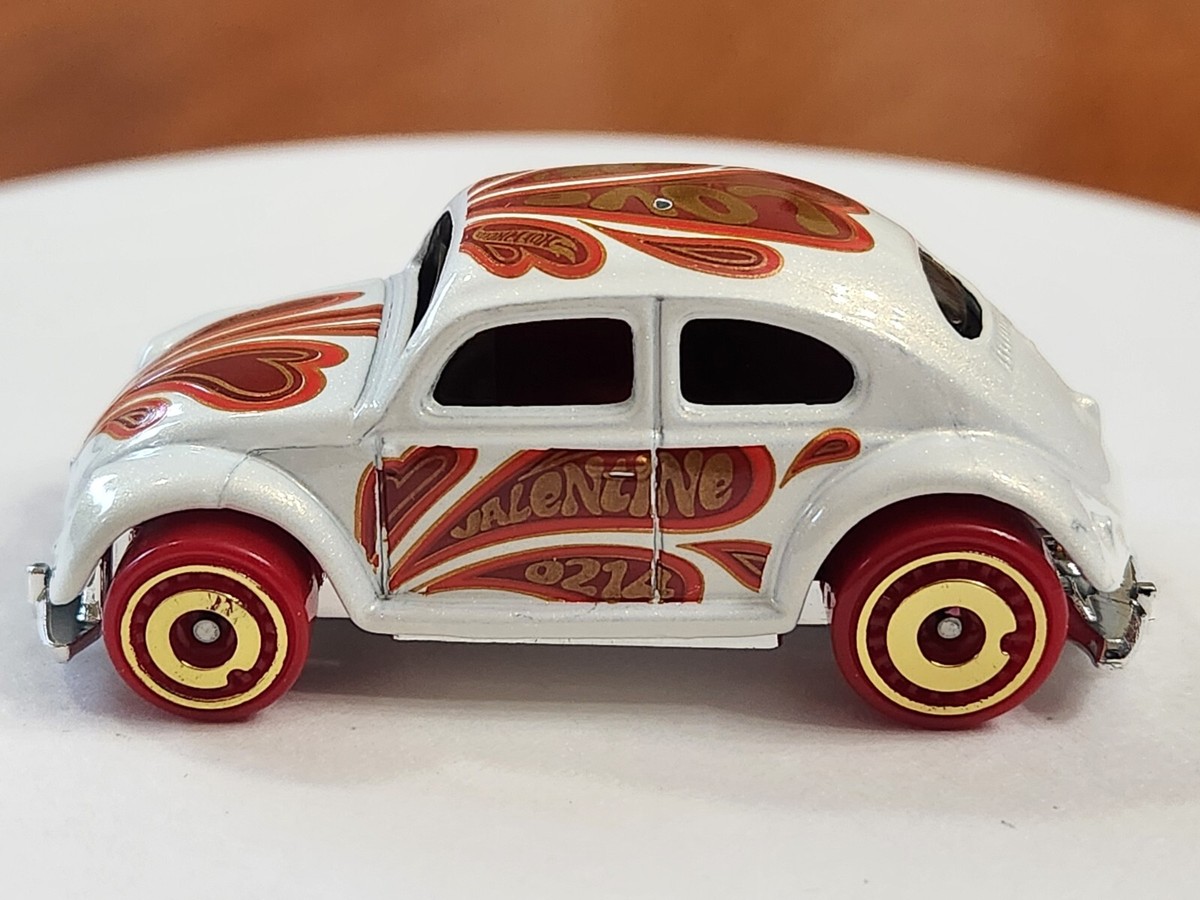 Hot Wheels UNSPUN 2021 Volkswagen Beetle VW Luv Love Bug