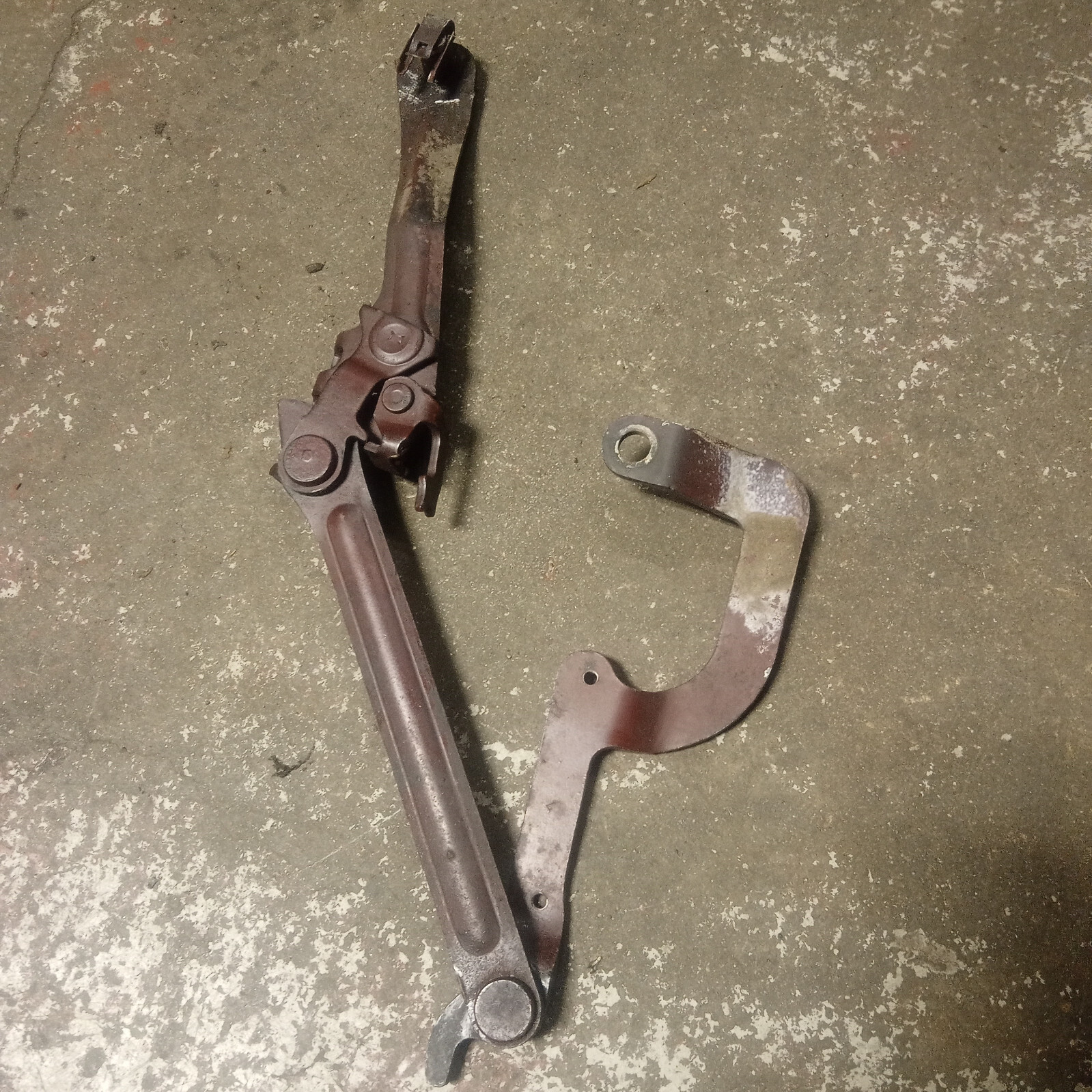 Mercedes w123 Right Passenger Hood Hinge 240 D 300 C D T eBay