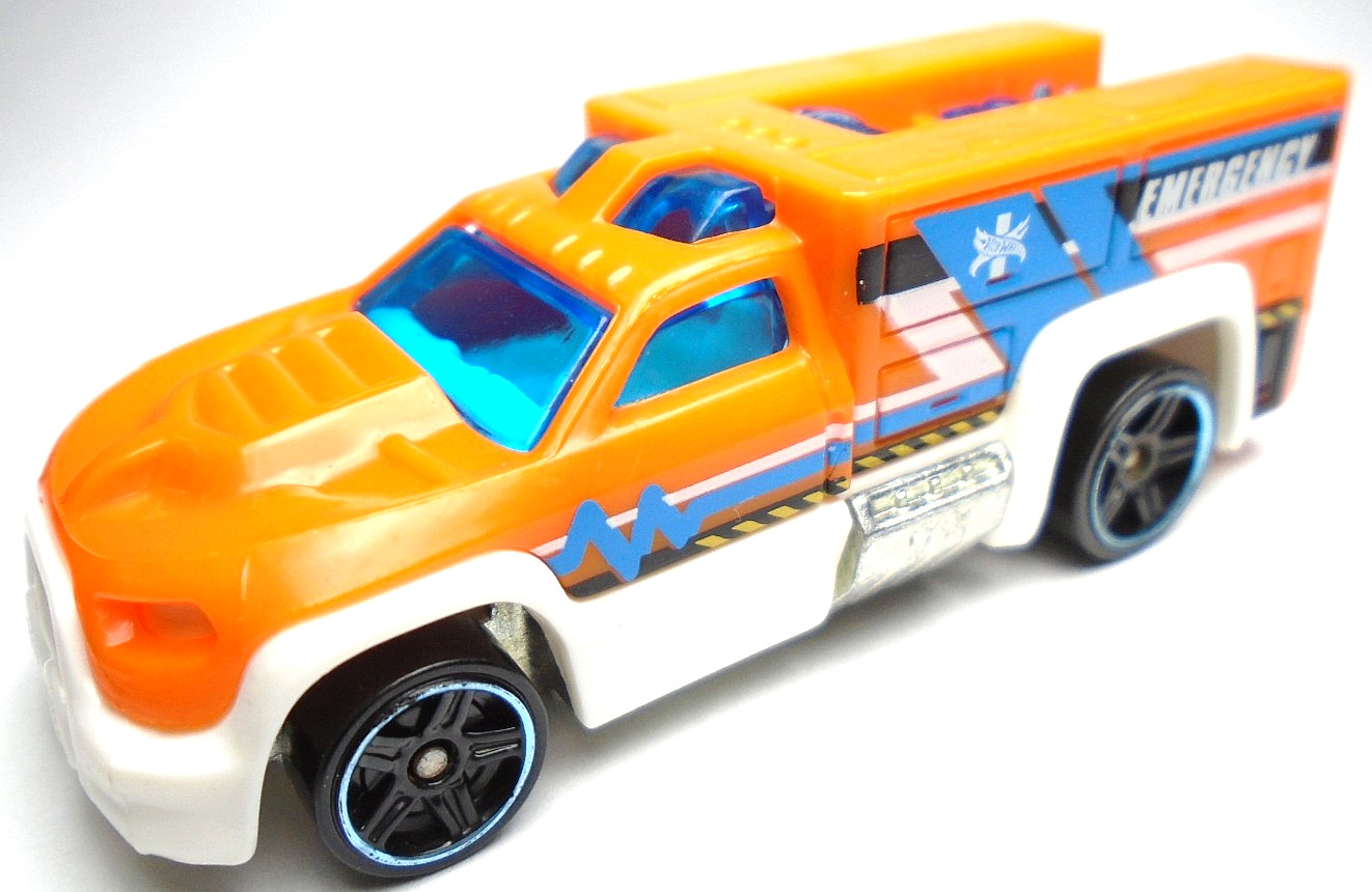 2017 HOT WHEELS RESCUE DUTY EMERGENCY ORANGE & BLUE 1:64 DIECAST 3" FIRE TRUCK