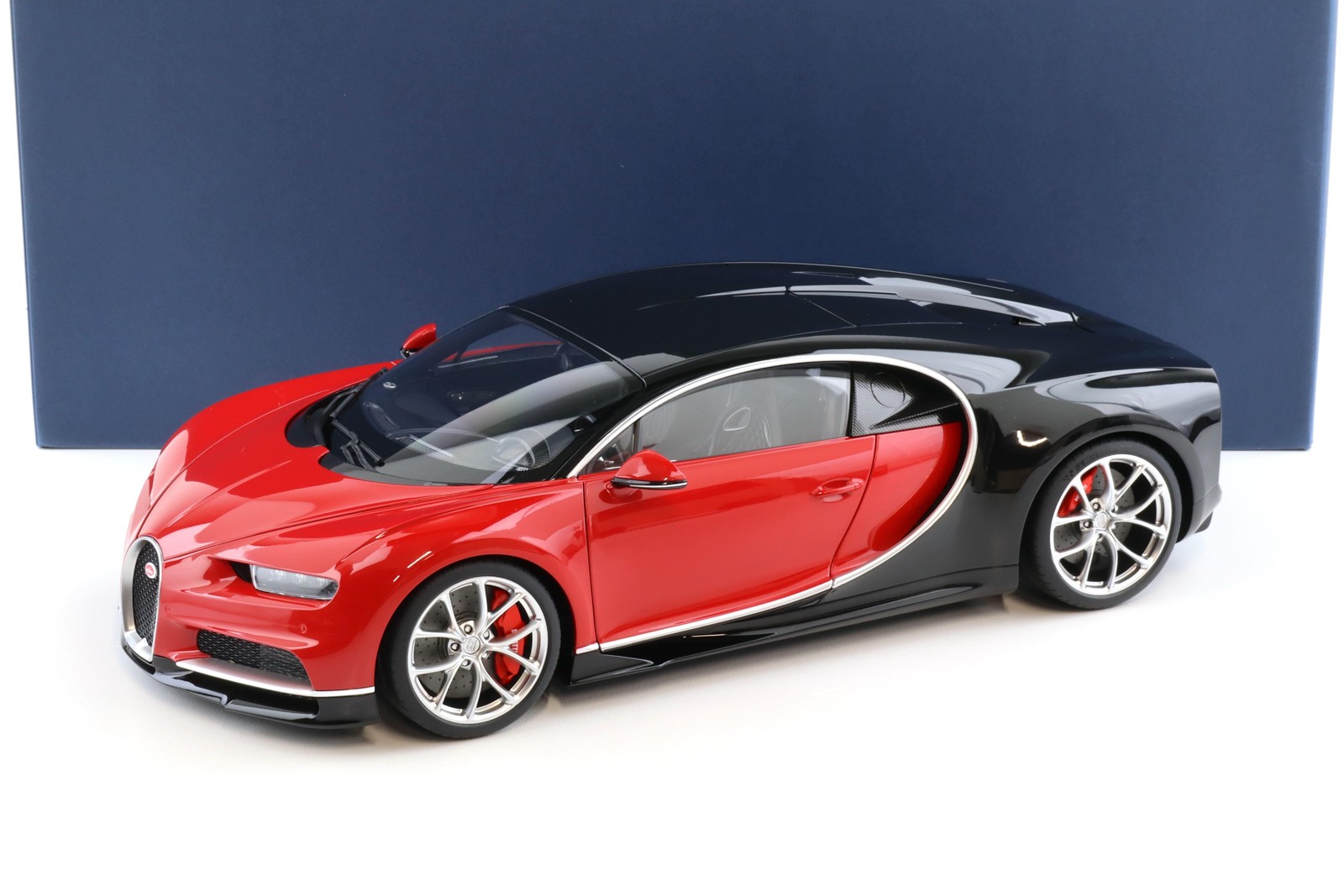 AUTOart Bugatti Chiron Italian Red Nocturne Black 2017 12113
