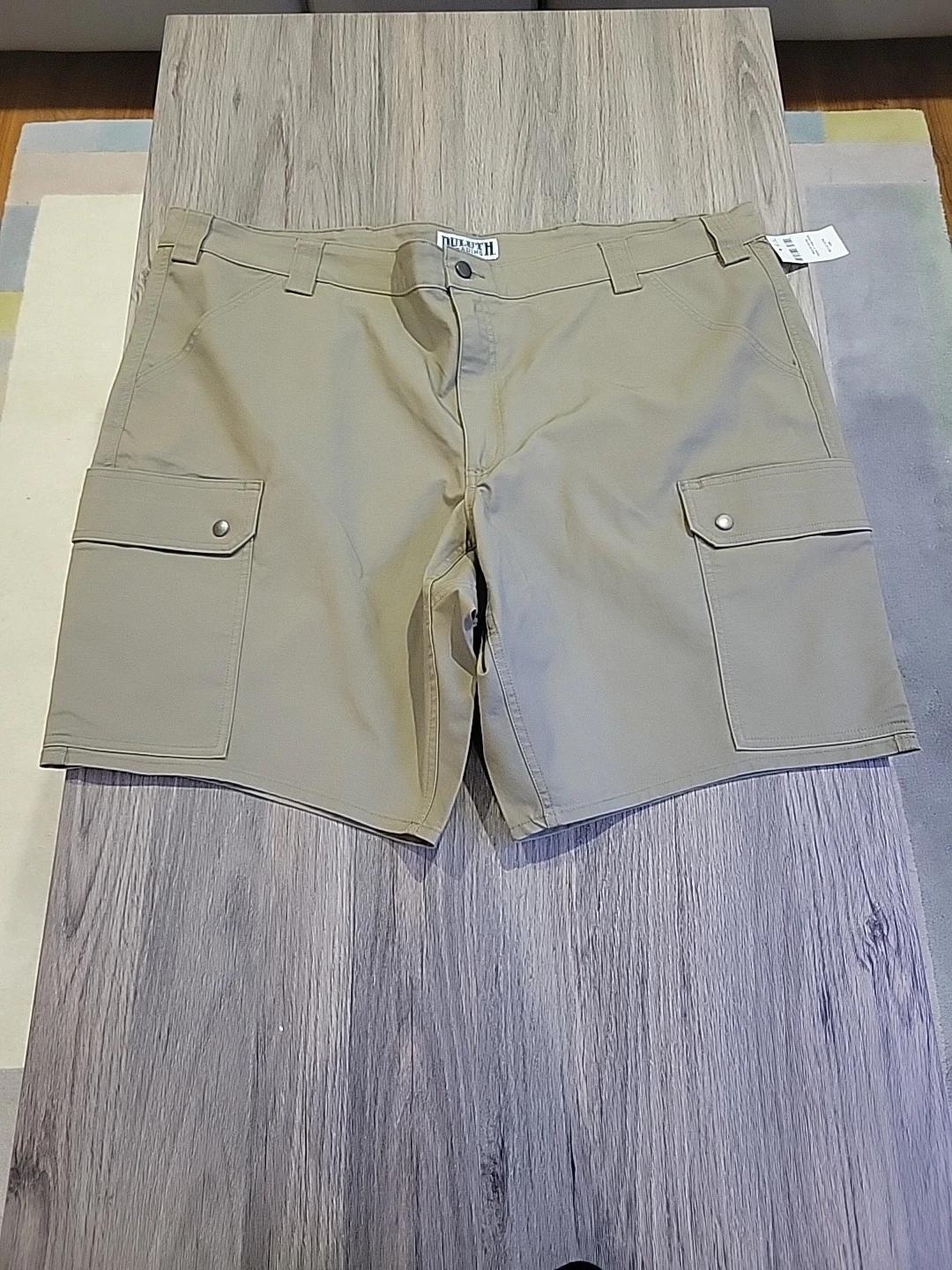 Duluth Trading Co. Men's Canvas 11" Cargo Shorts. 46 Standard Fit. Tan