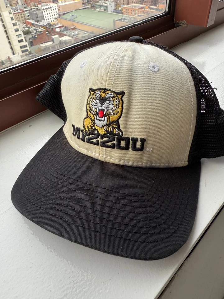 Nike Missouri Mizzou Tigers Lot- 2 Rare Hats, Chase Daniel Jersey Shirt - Image 3 of 4