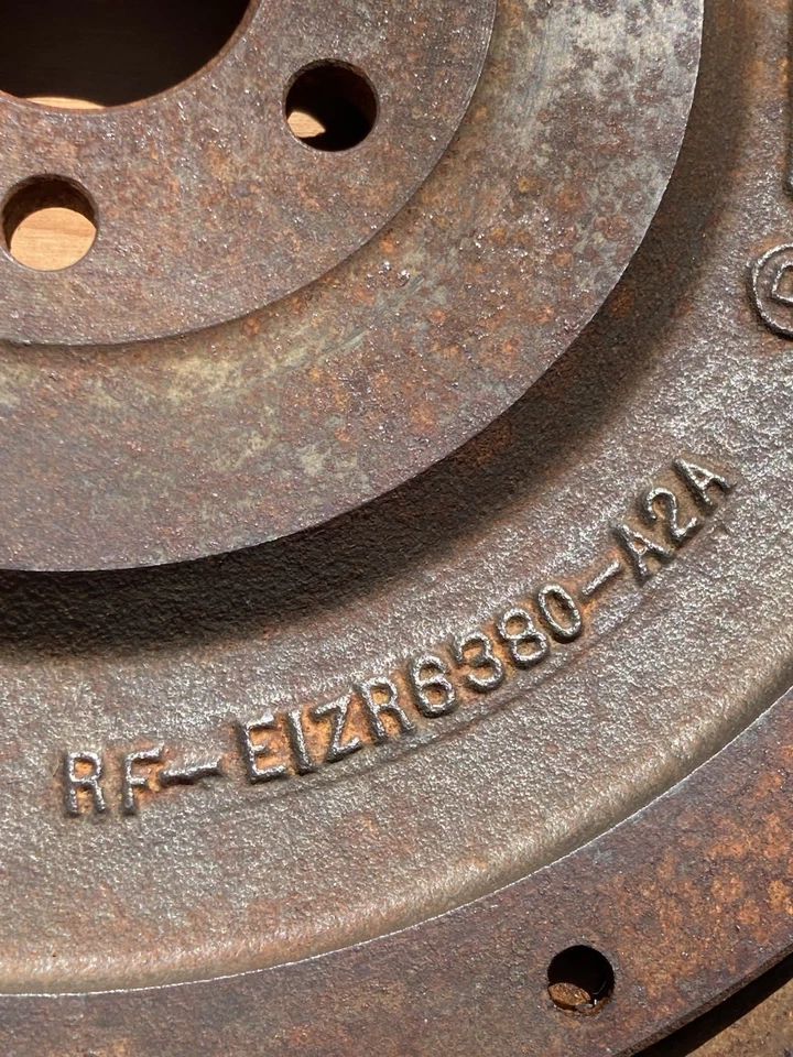 Volante Ford Mustang 5.0 de colección RF-EI2R6380-A2A (065S) usado años 80-1990 Ford Foto 4 de 4