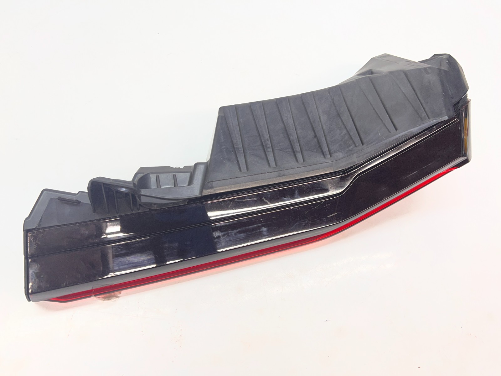 LAMBORGHINI REVUELTO COUPE REAR LEFT LH DRIVER SIDE TAIL LIGHT OEM 47B945095A