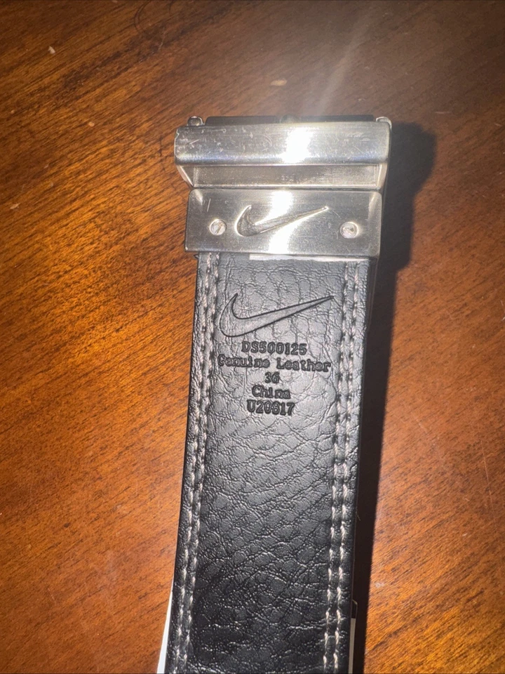 Nike Cinturón Hombre Cuero Genuino Blanco y Negro Reversible Talla 36 Foto 4 de 4