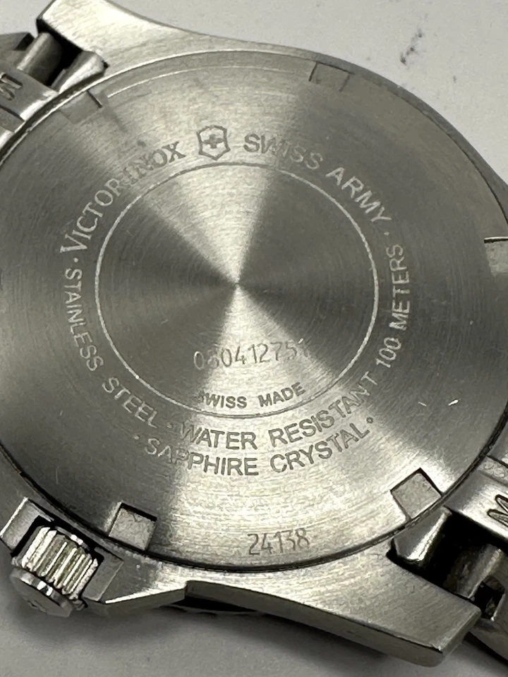 Victorinox Swiss Army 24138 Maverick Ladies Watch New Battery 33MM 6” Rare F25 - Image 4 of 4