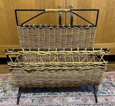Vintage Rattan Korb & Schmiedeeisen Zeitungsständer Aufbewahrung Mid Century Modern