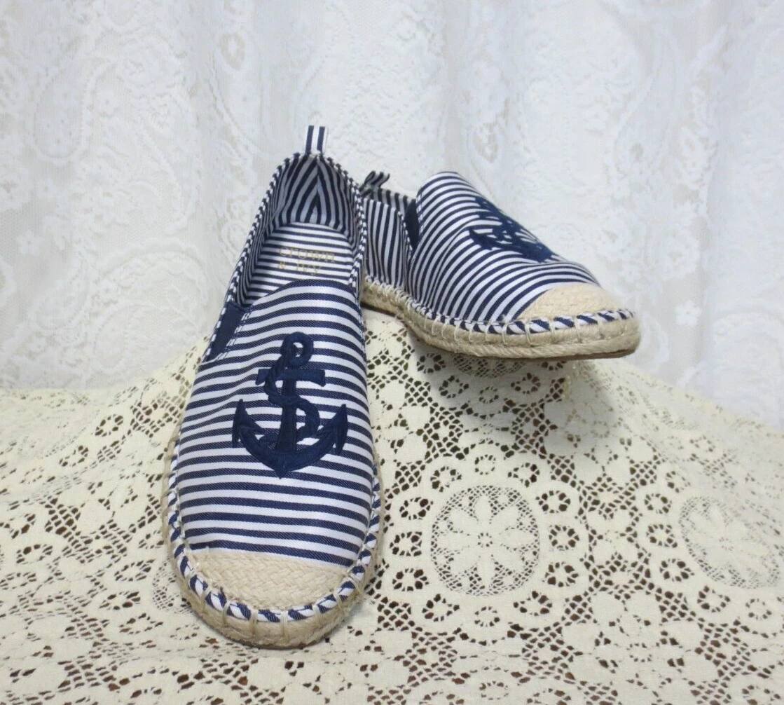 Crown and ivy slip on best sale shoes