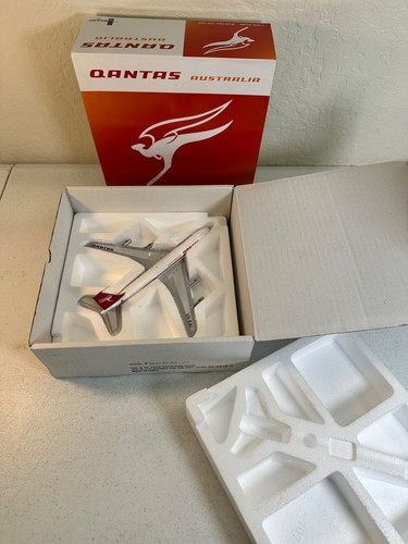 RARE INFLIGHT 200 QANTAS 707-320 CITY OF DARWIN MINT IN BOX IF70015 - Picture 2 of 12