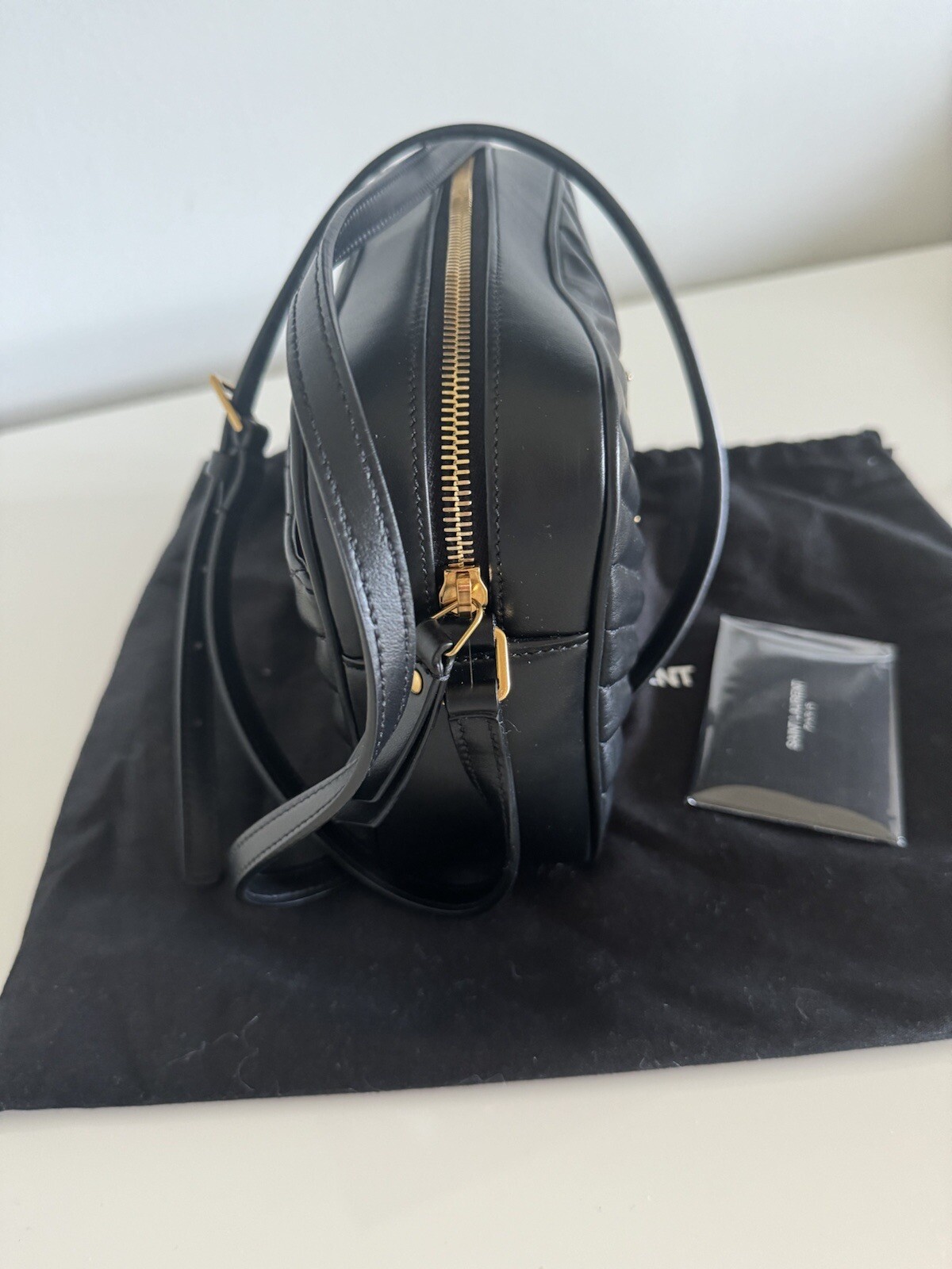 Nuova borsa per fotocamera nera Saint Laurent YSL Lou monogramma medio ?