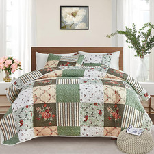 King Size Patchwork Quilt Set, Green Floral Plaid, 3 Pieces, Lightweight Bedspre