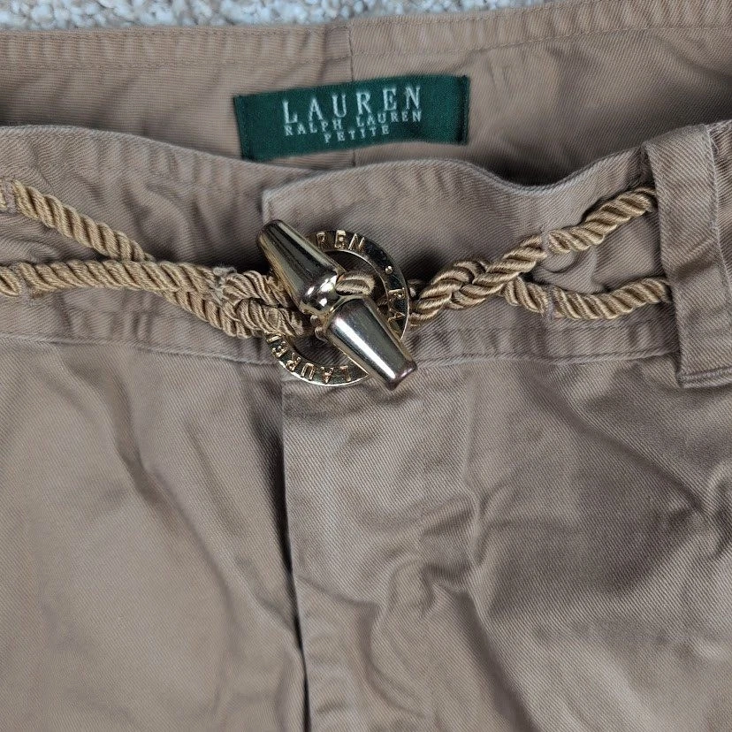 Pantalones Cortos Lauren Ralph Lauren Petite Caqui Tostado con Detalle de Cinturón de Cuerda Talla 10P Foto 3 de 4