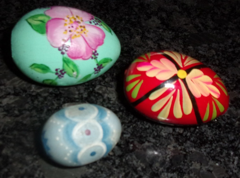 HAND PAINTED WOODEN EASTER EGGS - VINTAGE - SET OF THREE - BRIGHT COLORS