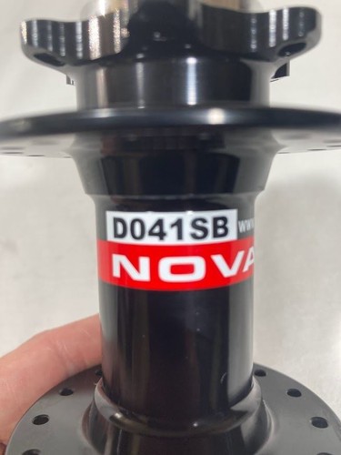 Novatec D041SB (9x108x100mm) Black 28 Holes Front Hub for MTB Disc - Picture 4 of 4