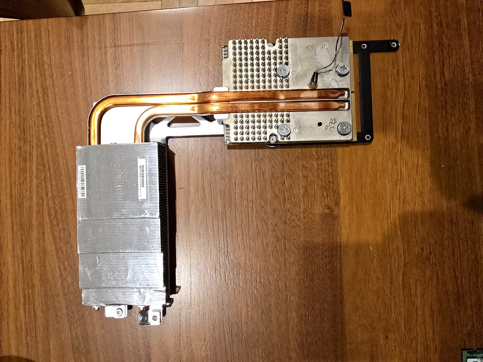 ATI RADEON HD 5750 1GB GRAPHICS CARD + HEATSINK - Apple iMac 27" A1312 2010 - Image 2 of 2