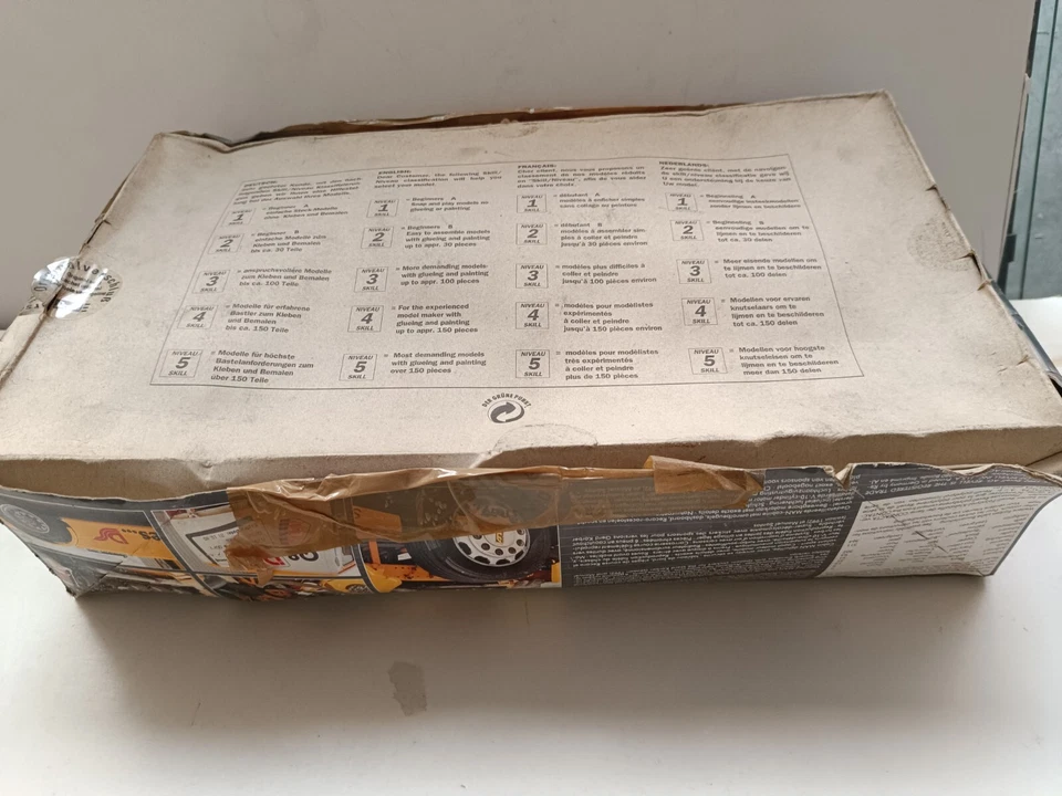 Revell Phoenix Man racing truck modello scala 1/25 - Immagine 3 di 4