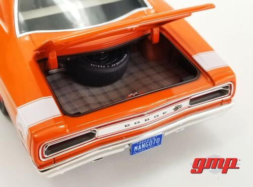 GMP - 1970 DODGE CORONET SUPER BEE GO MANGO WHITE STRIPE 1:18 SCALE 18956 - Picture 4 of 7