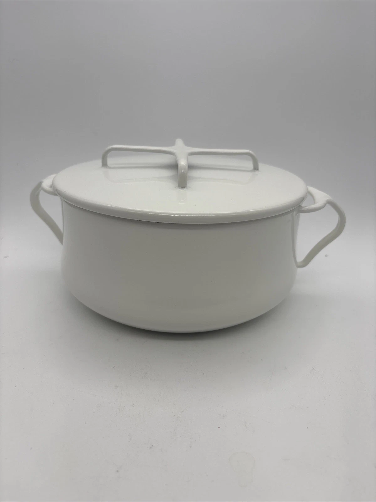 DANSK Kobenstyle JHQ 2 Qt White Enamel 7 1/4” Dutch Oven France
Opens in a new window or tab