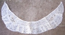 Ecru Lace Collar With Ruffles Antique