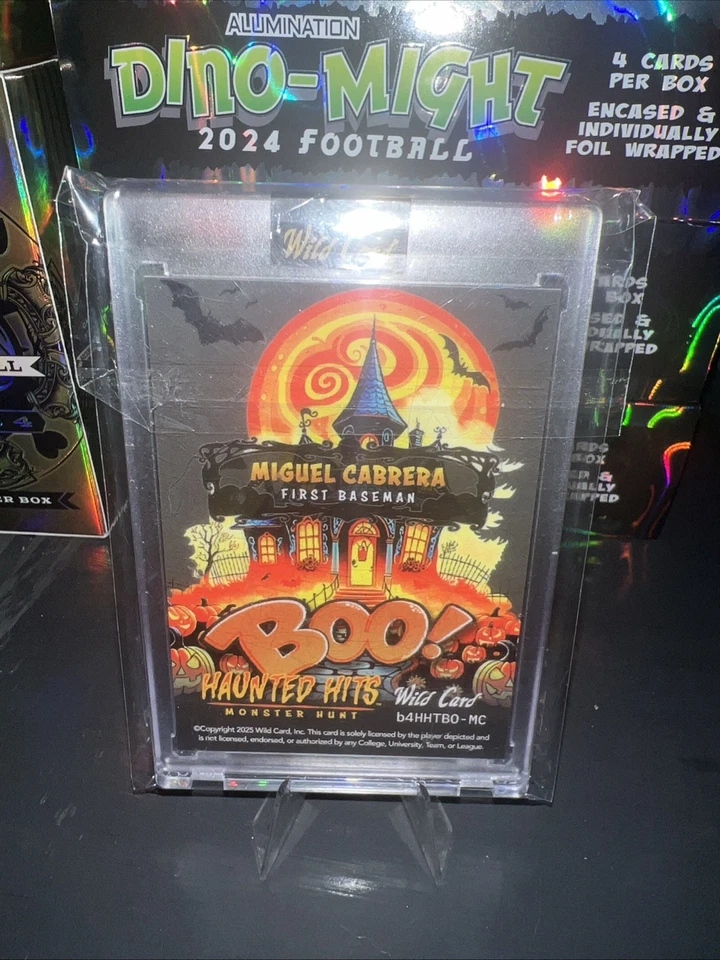 Miguel Cabrera 1/1 Gold Vinyl Haunted Hits Wild Card Boo Detroit Tigers - Image 2 of 2