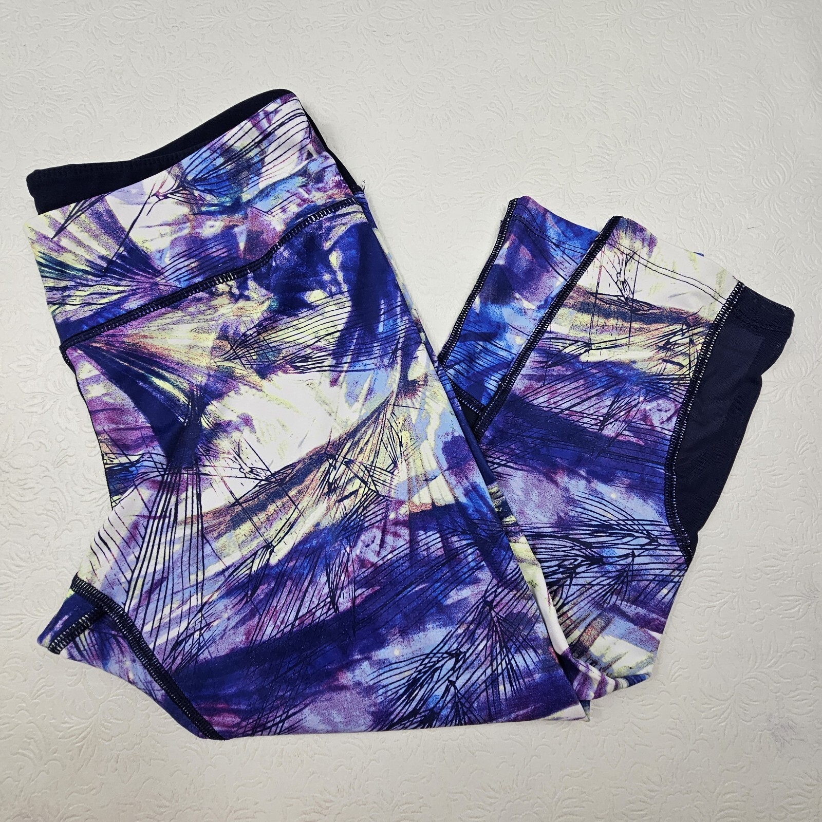 Layer 8 Performance Activewear Capri Leggings Wom… - image 1