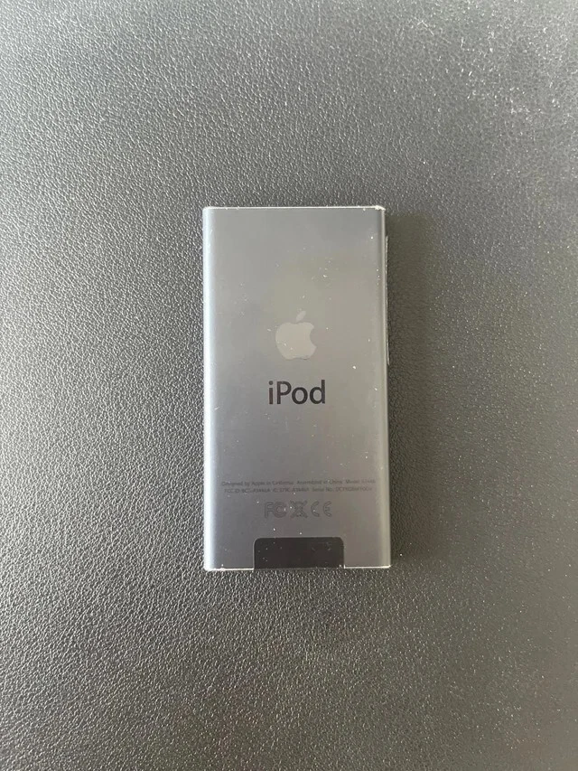 Apple iPod Nano (7th) 2,5" 16GB - Black - Imagen 3 de 3