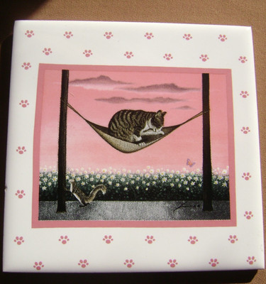 VINTAGE CAT IN HAMMOCK SQUIRREL CERAMIC TILE TRIVET- 1988 LOWELL HERRERO/ VANDOR