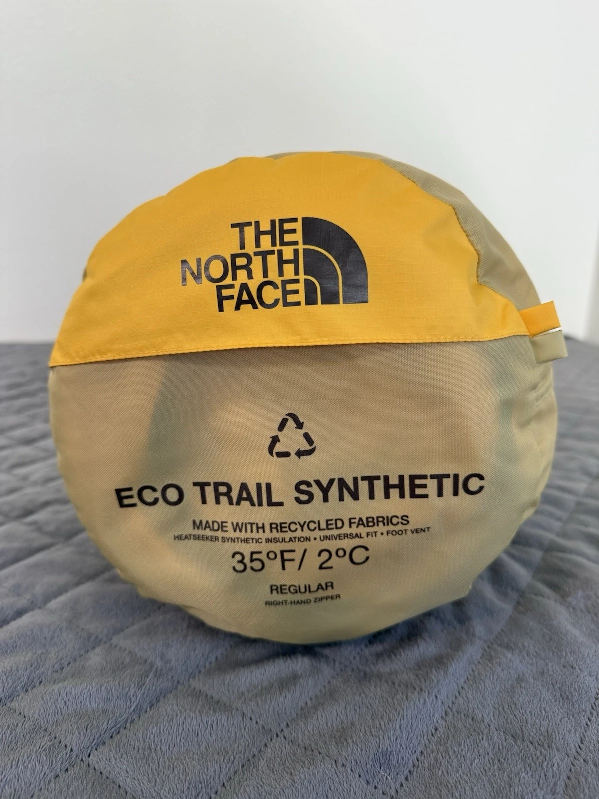 The North Face Eco Trail 35°F/2°C Reg. Sleeping Bag Yellow RH Zipper