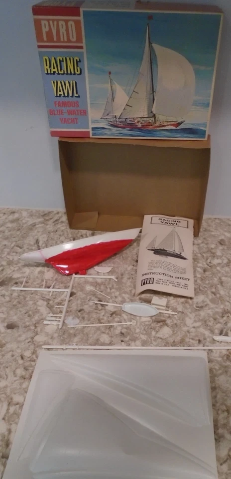 PYRO #C 310 RACING YAWL FAMOSO MODELO DE YATE DE AGUA AZUL INICIADO Foto 2 de 4