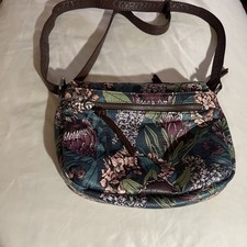 Bueno Vintage Floral Design Purse / Shoulder Bag