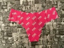 NWT Victoria's Secret Pink No Show Seamless Thong Capri Pink allover Logo Large