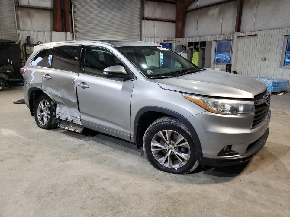 Used Hood fits: 2015 Toyota Highlander  Grade A Foto 4 de 4