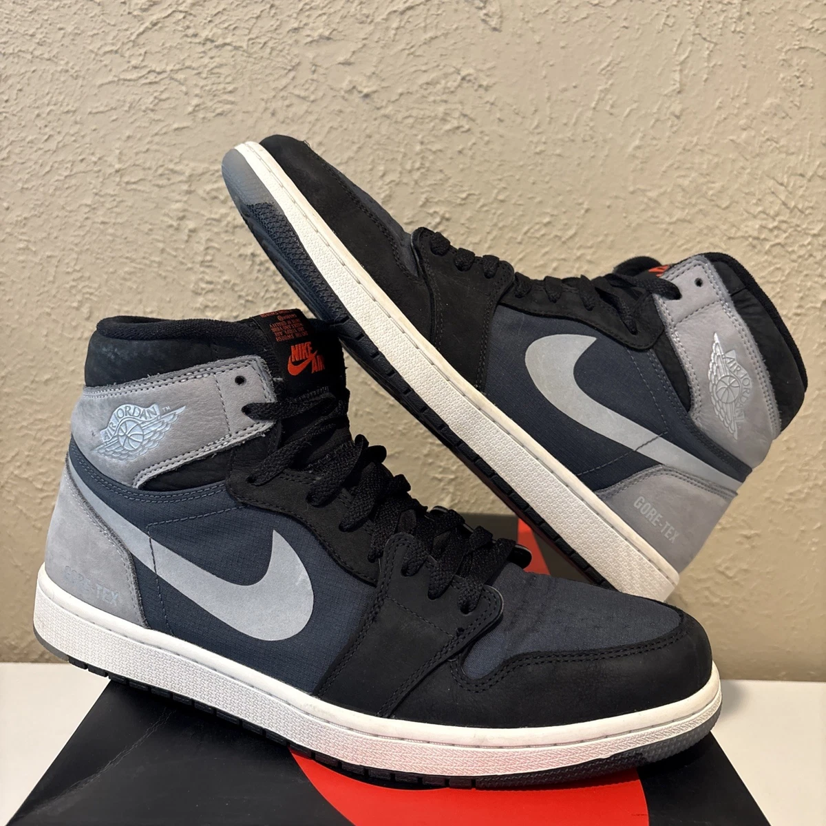 Nike Air Jordan 1 Retro High Gore-Tex “Particle Grey/Shadow” Jordan 1 Element GORE-TEX High Black Particle Grey for sale  main image 3