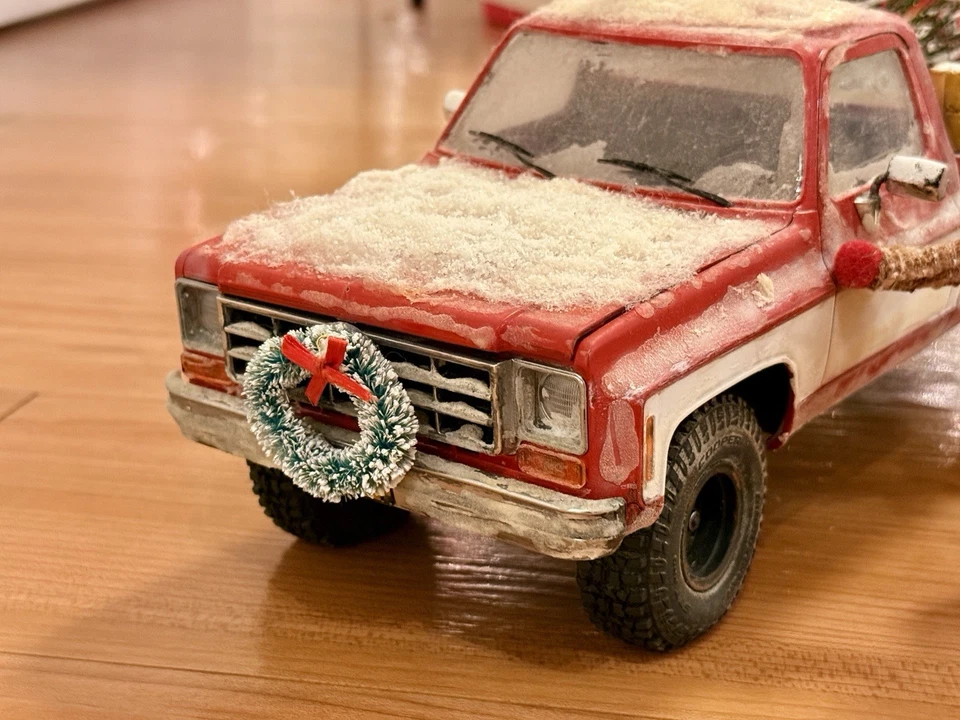 FMS 1:18 Chevy K10 Truck Christmas Custom Edition!!! - Image 2 of 4
