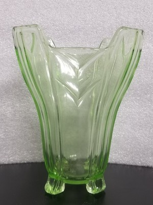 Vintage Bagley Glass * Footed Vase ART DECO BRITISH * GREEN * 6'' x 5 1/4'' * 0552