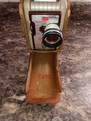Vintage Kodak 8mm Brownie Movie Camera with Case - Picture 3 of 16